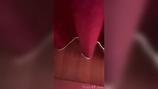 Bạo dâm tập thể với gái xinh