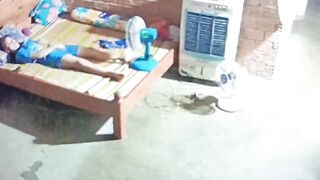 Em bé nứng