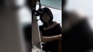 Đi học về là em cởi ra show liền