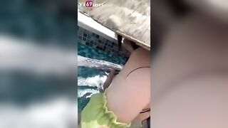 Đội nón lá em PG gạ làm tình ở hồ bơi