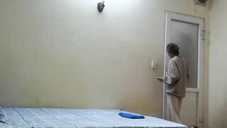 Em gái lớp 11 bán trinh giá 2m cho anh em xem hàng