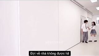 Đôi học sinh lén lút địt nhau trong lớp học