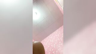 Anh trai đang sục xong con em vào phòng và cái kết Có thật nha
