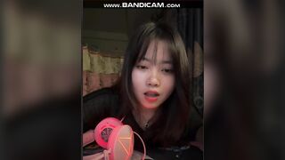 Nữ streamer tự quay2