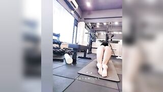 Con e mk cứ yoga thế này có nên địt không đây nứng vkl