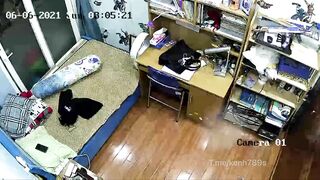 Hack cam em gái thay đồ ở nhà một mình