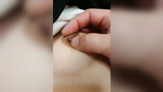 Se đầu vú nhỏ em gái mới lớn
