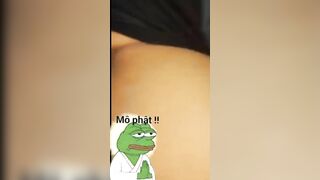 Bố bảo bố xem tý thôi mà bố đút vào lon thế này lại còn xuất trong