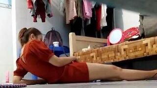 Quay Lén Em Công Nhân Tự Móc Bướm Trong Phòng Trọ