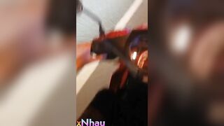 Em nó thích hoà mình với thiên nhiên trông kích thích ghê