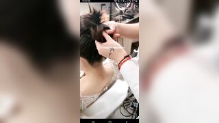 Cô dâu đi makeup mà quên mặc áo ngực
