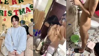 Bất ngờ mở cửa vào tắm chung với cô bạn thân