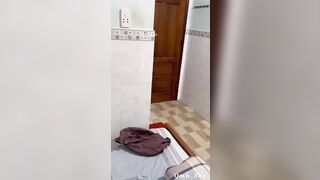 Thanh niên chơi gái lén cởi bao để xuất trong , bị em gái méc quản lý