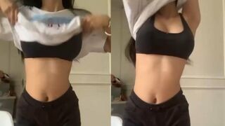 Hàng đẹp nên mới quan hệ đã phê