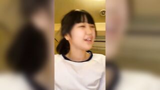 Em sướng quá anh làm em ra