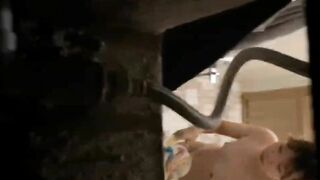 Chị gái đi tắm dáng ngon quá