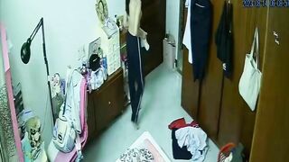 hack cam quay lén bé nữ sinh hàng xóm thay đồ