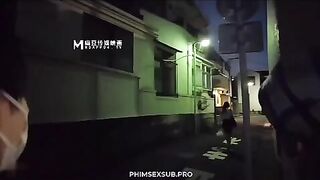 Gái xinh bị hai tên dâm tặc bắt cóc xong thay nhau địt cho nát lồn