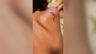 Liếc Nhìn Người Yêu Vì Lần Đầu Bị Yêu Cầu Bú Cuu