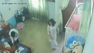 HAI CHỊ EM LOẠN LUÂN TẠI NHÀ