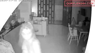 Chị gái thoả thân truoc camera