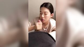 Phát hiện con trai thủ dâm nên bà mẹ sục cặc cho con