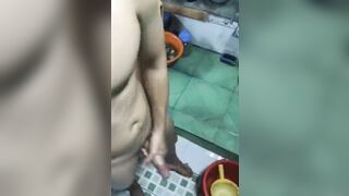 Nửa đêm ko ngủ được nứng quá mấy em ơi