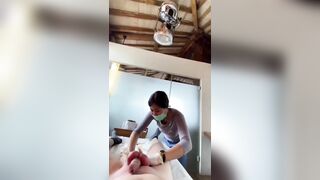 Được chị gái ở spa wax lông peter xuất tinh luôn 😂😘
