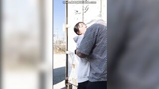 Đi học về gặp thg biến thái nó đè địt ngay giữa đường