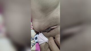 Chưa chịch mà em ny đã rỉ nước