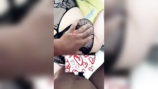 Dân chơi book luôn 2 em vú to hầu hạ trãi nghiệm cảm giác vua chúa