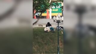 2 em học sinh bắc bling ling public tại công viên