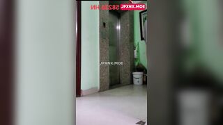 25,15anh trợ lý dí chị lan bỏ chạy ra thang máy thì bắt đc và đụ toét loz chị.