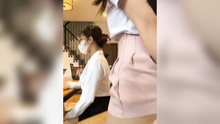 Em học Sinh public show lồn sau lưng 2 cô giáo
