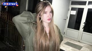 Đi trên đường gặp idol mà idol này lạ lắm