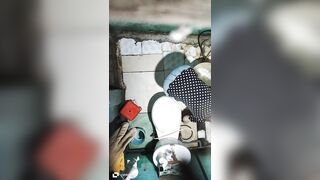quay lén me tắm