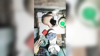 quay lén me tắm