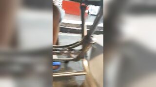 Đi ăn không mặc quần lót
