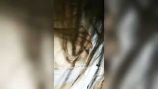 Mình em học sinh cân hai anh nơi công cộng