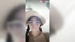 Rosababyvip thủ dâm bắn tùm lum trong wc