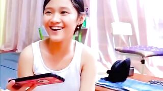 Mẹ quay kiểu thế dở con zòi