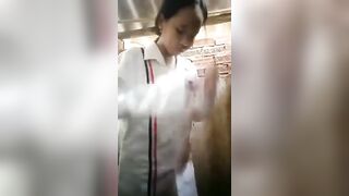 Thảo My 2ka10 Trốn Vào Nhà Tắm Móc Bím