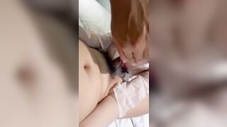 Đang bú cu mà bị chồng đến đánh đập vì ngoại tình