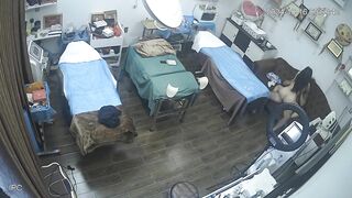 hack cam chủ spa địt nhau lúc vắng khách