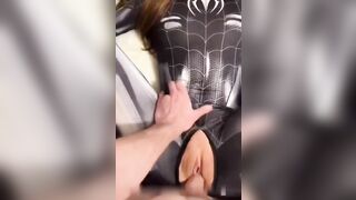 Địt 2 em cosplay người nhện co giật lên đỉnh liên tục