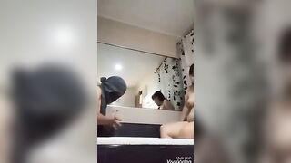 Nửa đêm trộm vào nhà, Em học sinh lại dâng lồn cho trộm địt