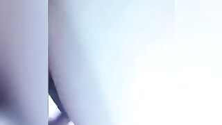 Cặp đôi địt nhau rên la khắp phòng