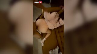 Địt em người yêu 2k7 1m72 trên sofa tiền tỷ và ở ký túc xá (Full Clip)