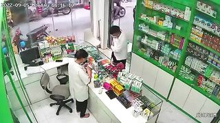 Khoe cu cho chị dược sĩ khám p1