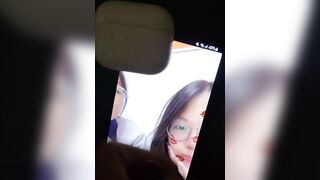 Bắn tinh trùng vào live của người lạ